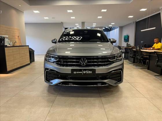 VOLKSWAGEN TIGUAN 2.0 300 TSI GASOLINA ALLSPACE R-LINE AUTOMÁTICO VOLKSWAGEN TIGUAN 2.0 300 TSI GASOLINA ALLSPACE R-LINE AUTOMÁTICO